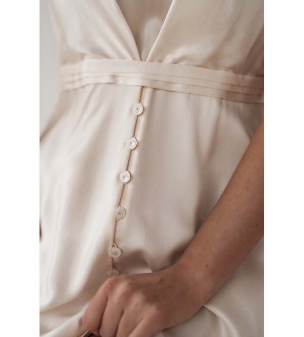Langes Seidenkleid in Cremefarben