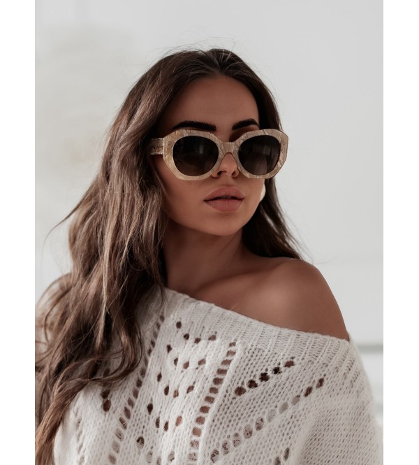 Pull blanc à manches évasées